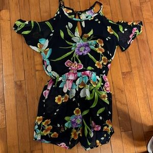 Shorts floral romper size S